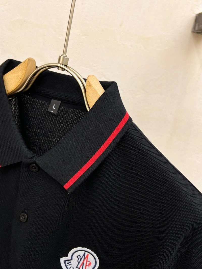 Moncler T-Shirts Resilient 142222
