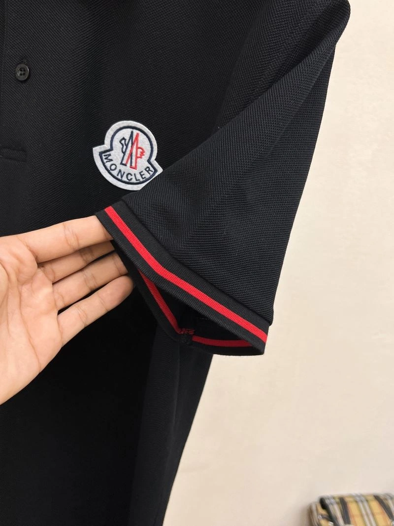 Moncler T-Shirts Resilient 142222