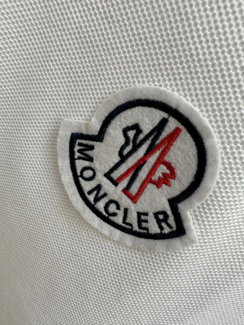 Moncler T-Shirts SmoothTexture 142221