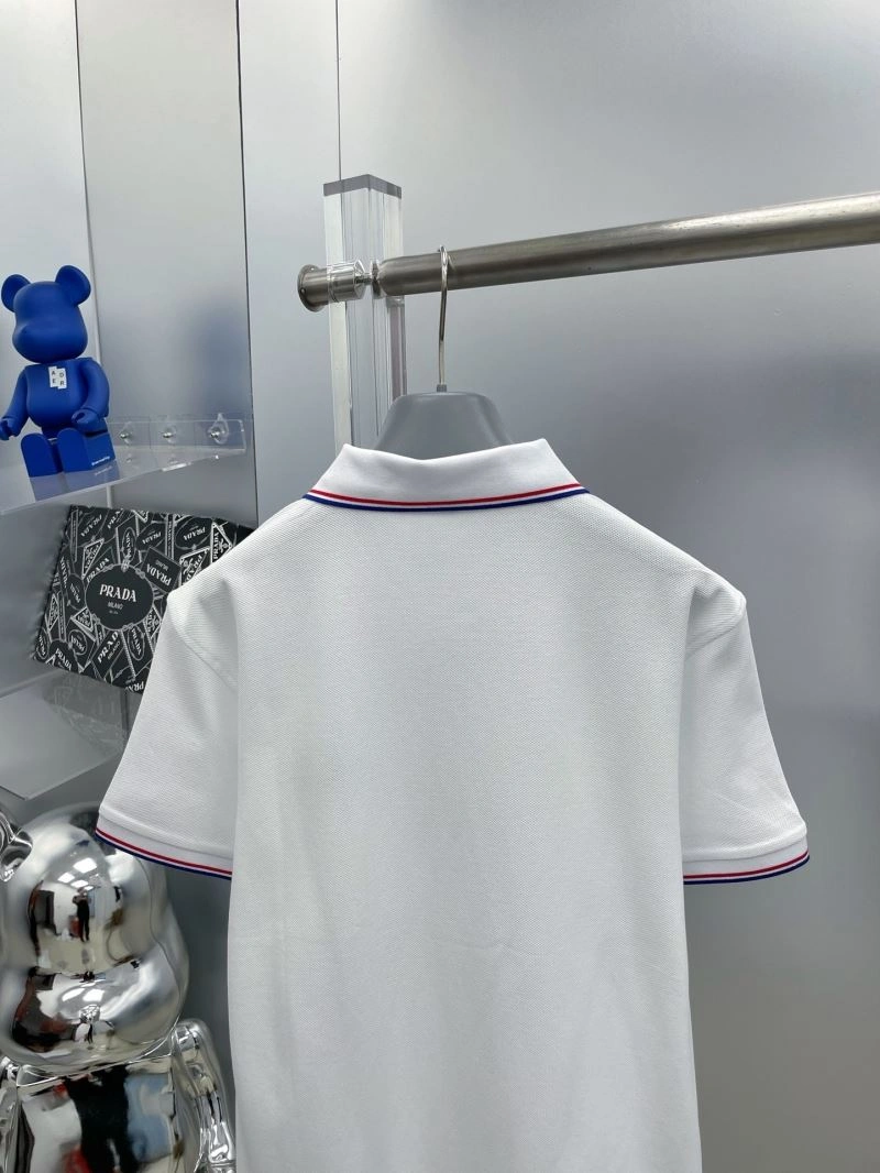 Moncler T-Shirts Soft 142208