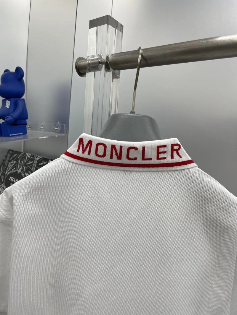 Moncler T-Shirts Vibrant 142228