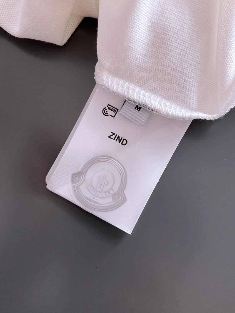 Moncler T-Shirts SunProtective 142188