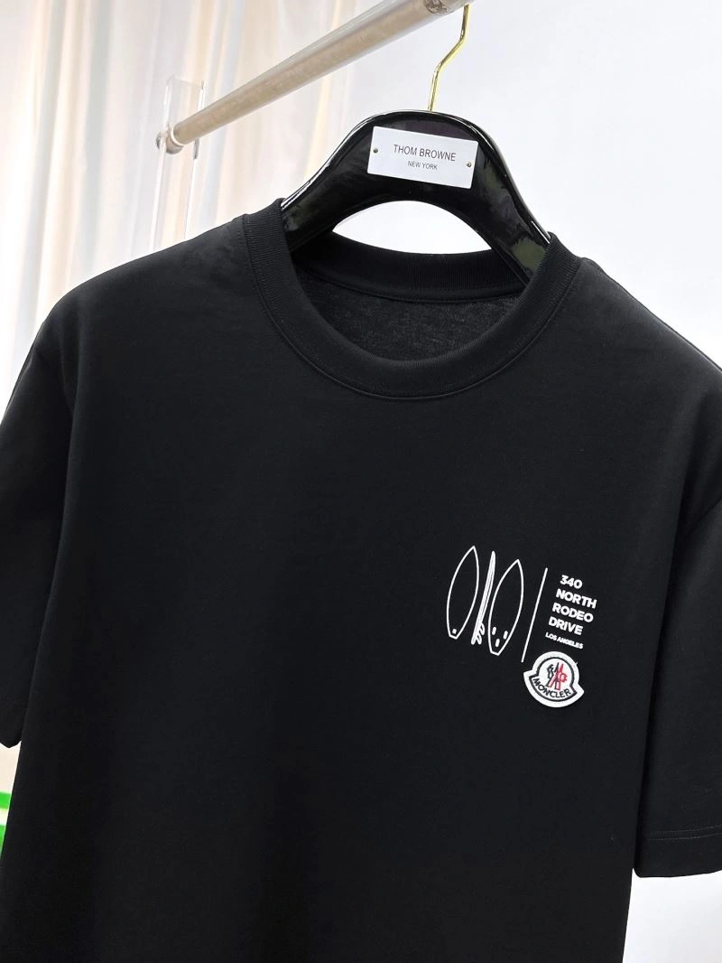 Effortless Moncler T-Shirts 141779