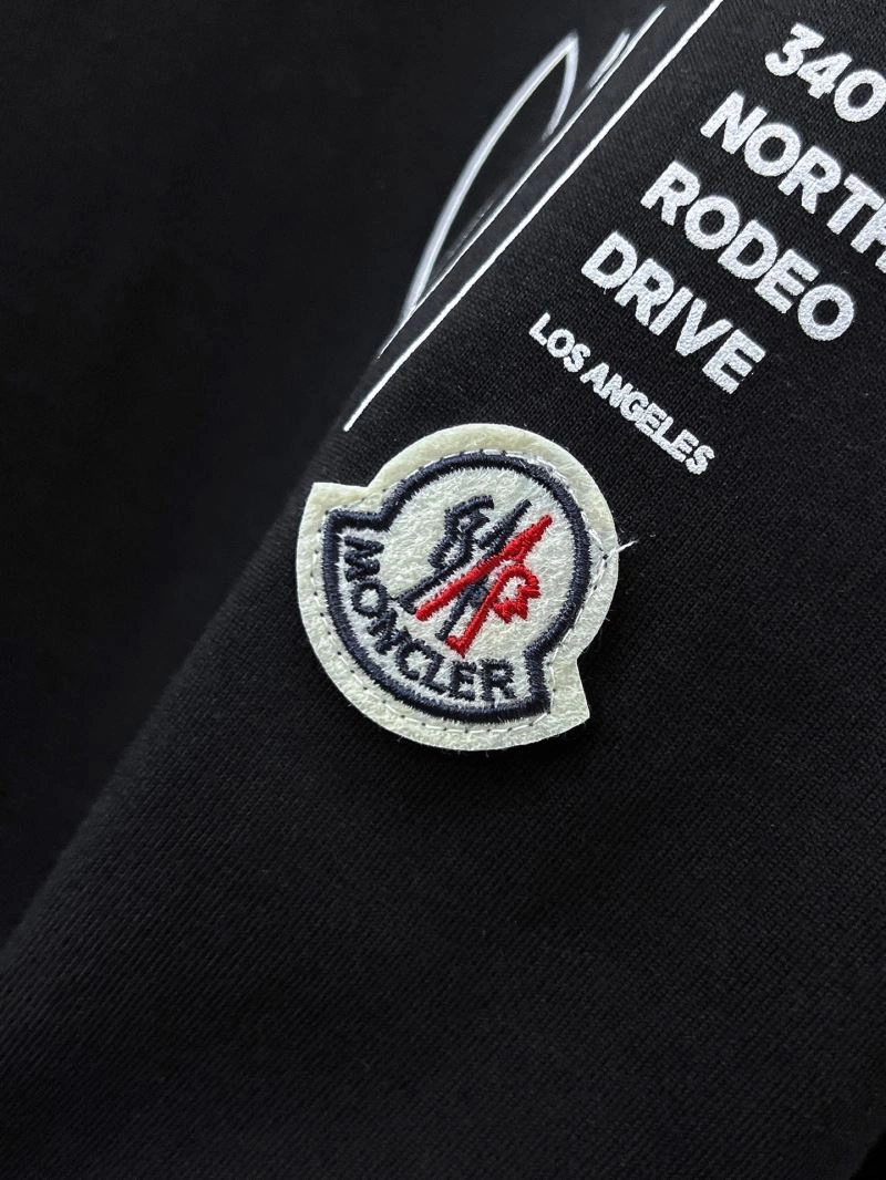 Effortless Moncler T-Shirts 141779