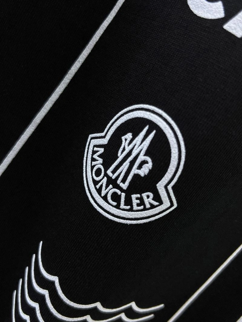 Effortless Moncler T-Shirts 141779