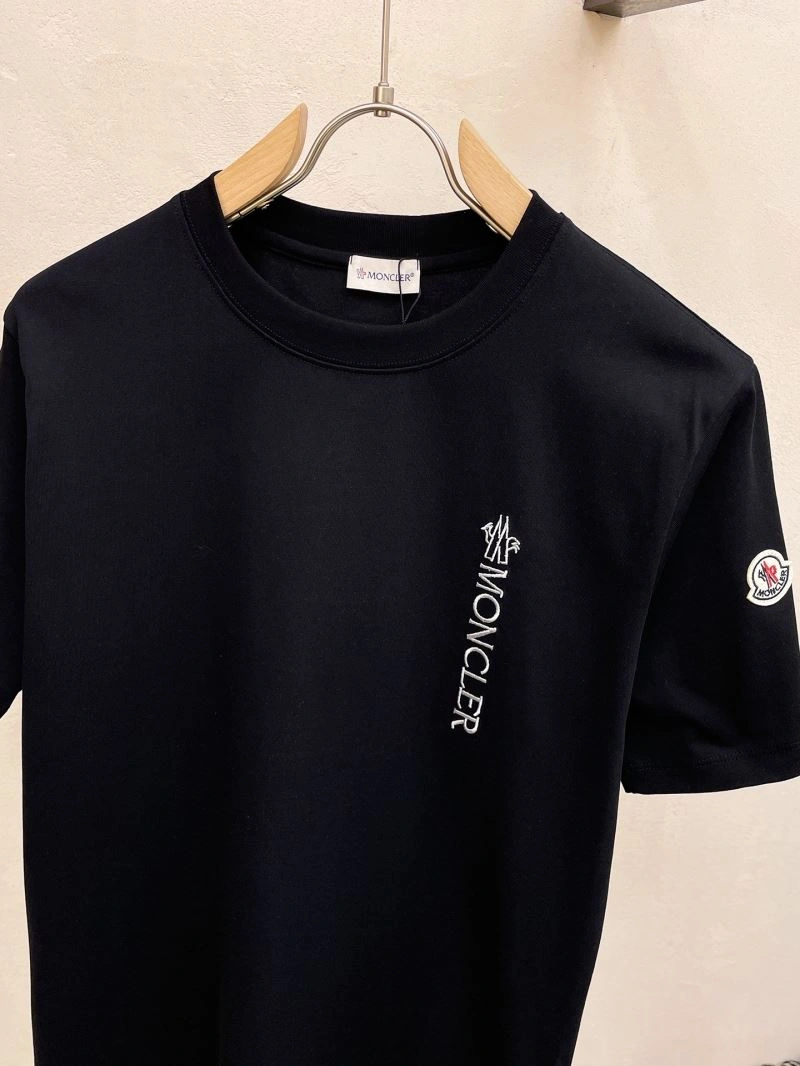 Seasonal Moncler T-Shirts 141780