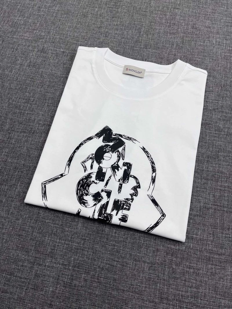 Moncler T-Shirts Versatile 141774