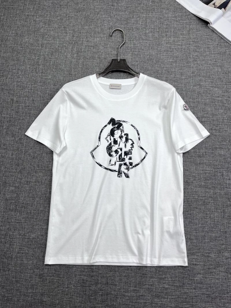 Moncler T-Shirts Versatile 141774
