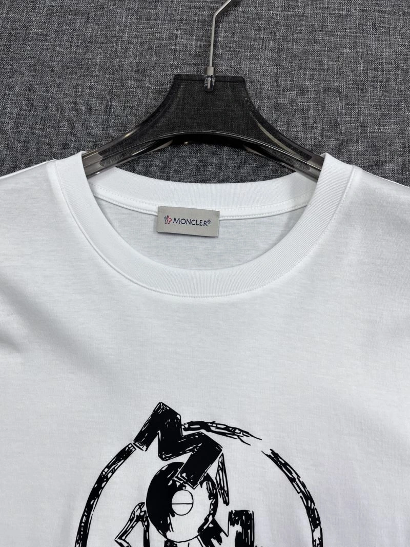 Moncler T-Shirts Versatile 141774
