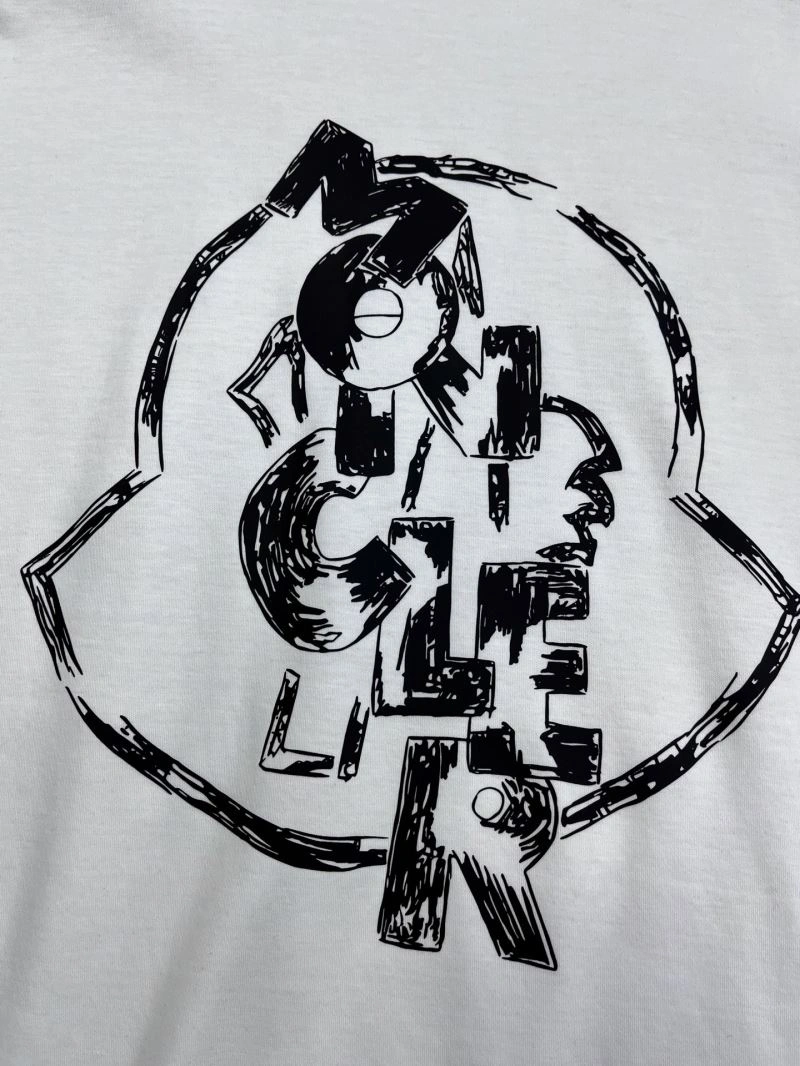 Moncler T-Shirts Versatile 141774