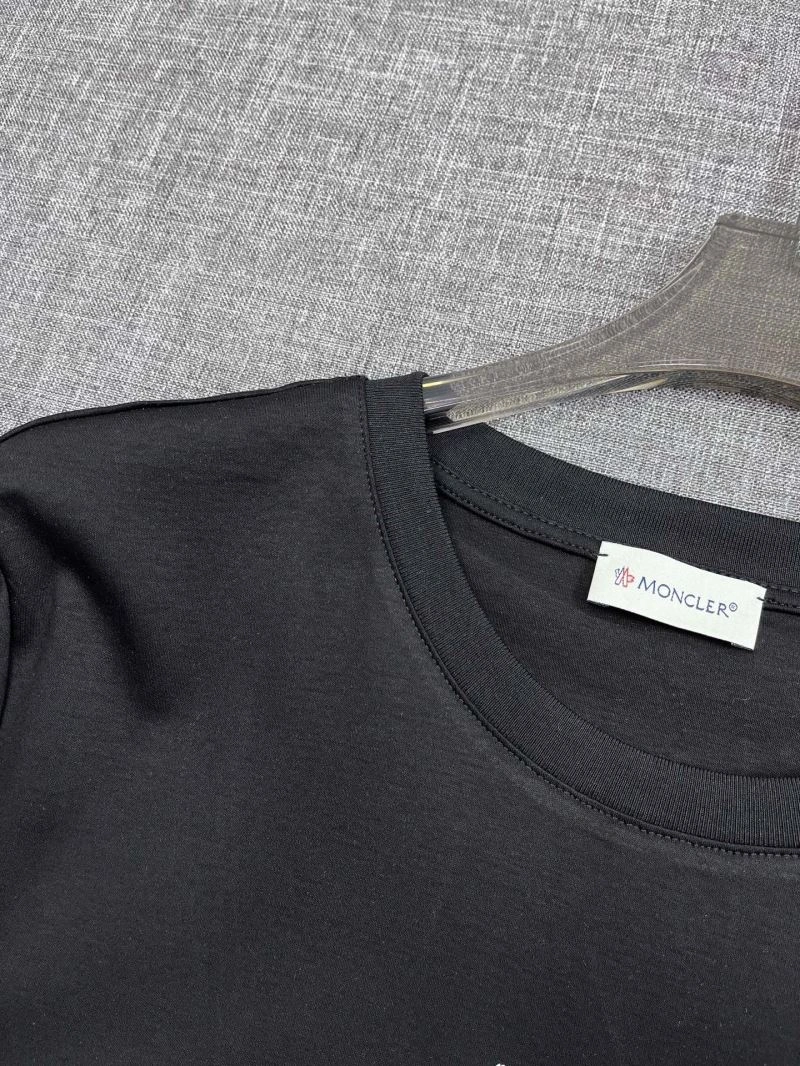 Moncler T-Shirts Supportive 141778