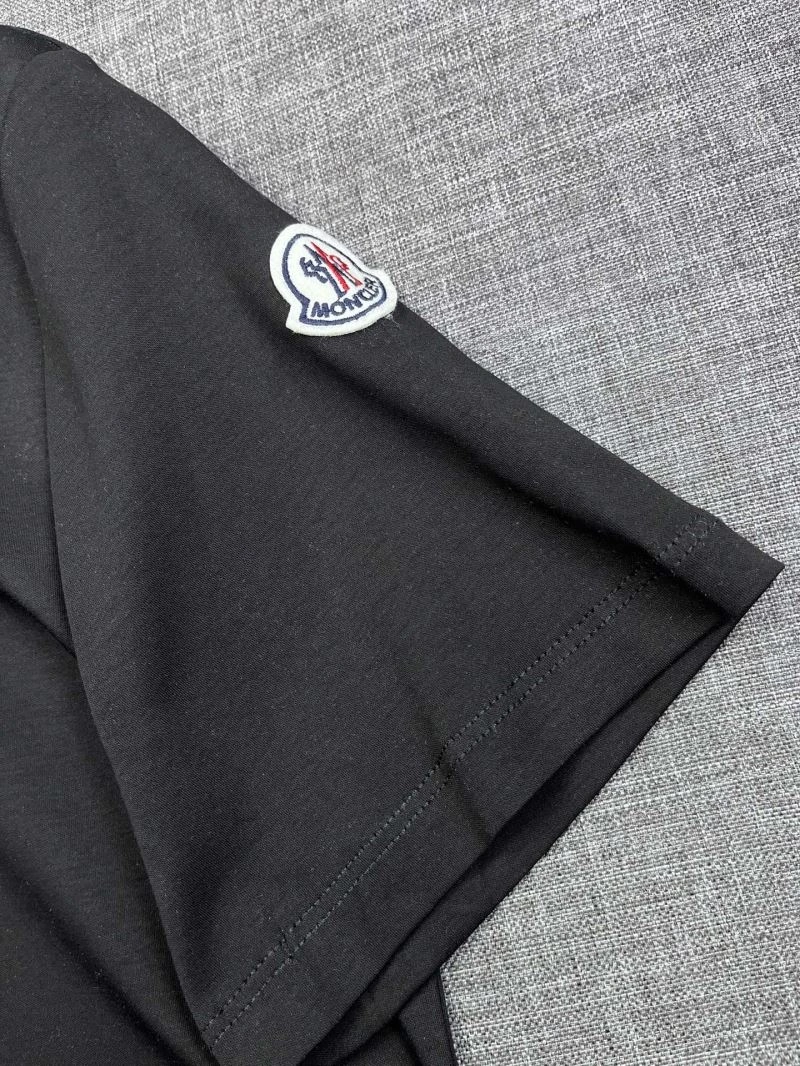Moncler T-Shirts Supportive 141778