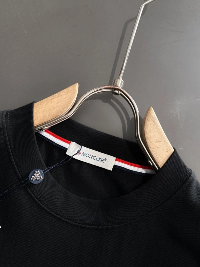 ComfortFit Moncler T-Shirts 141761