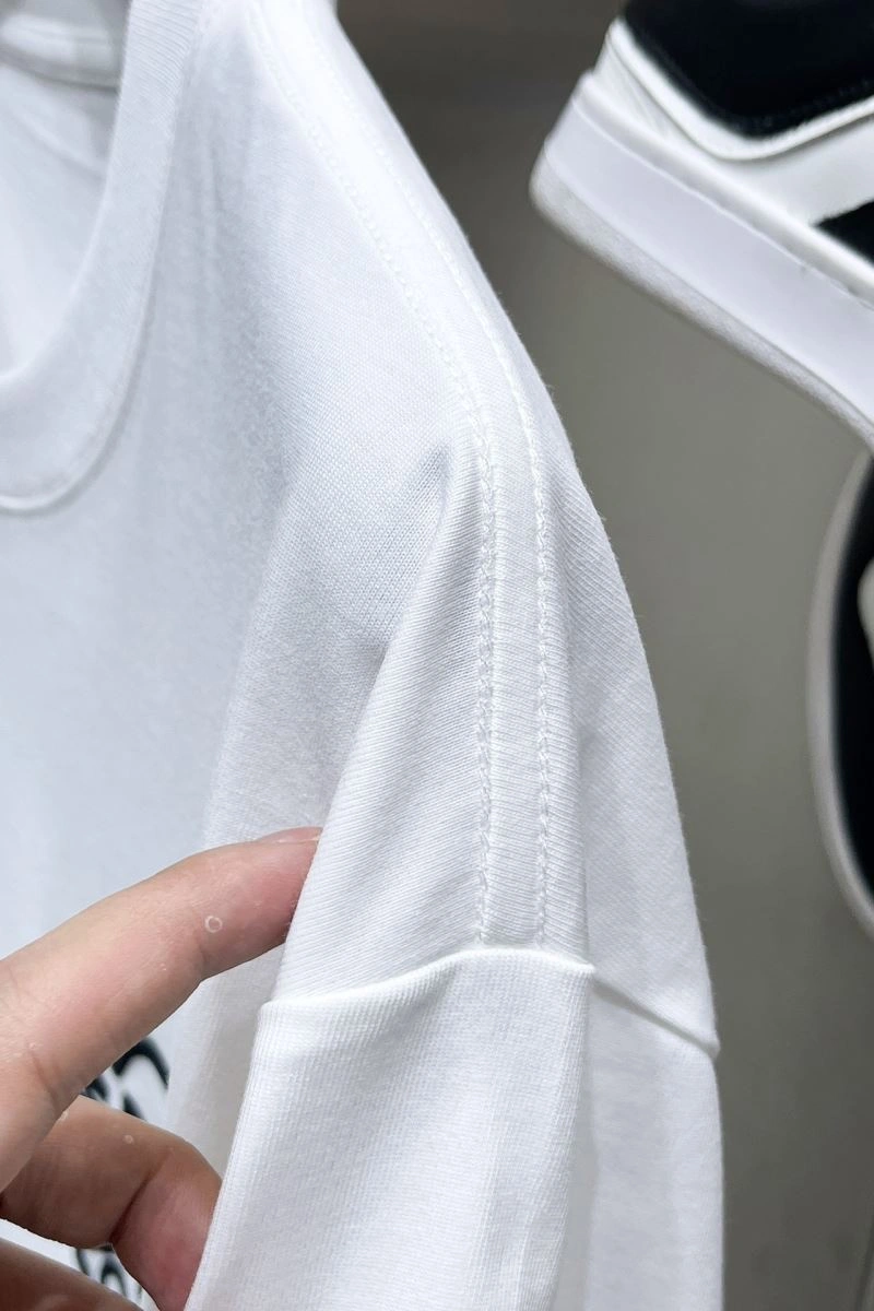 Moncler T-Shirts Versatile 141758