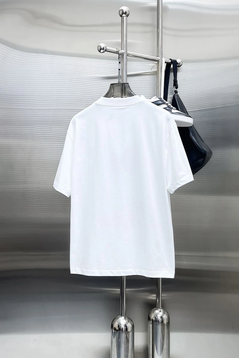 Moncler T-Shirts Versatile 141758