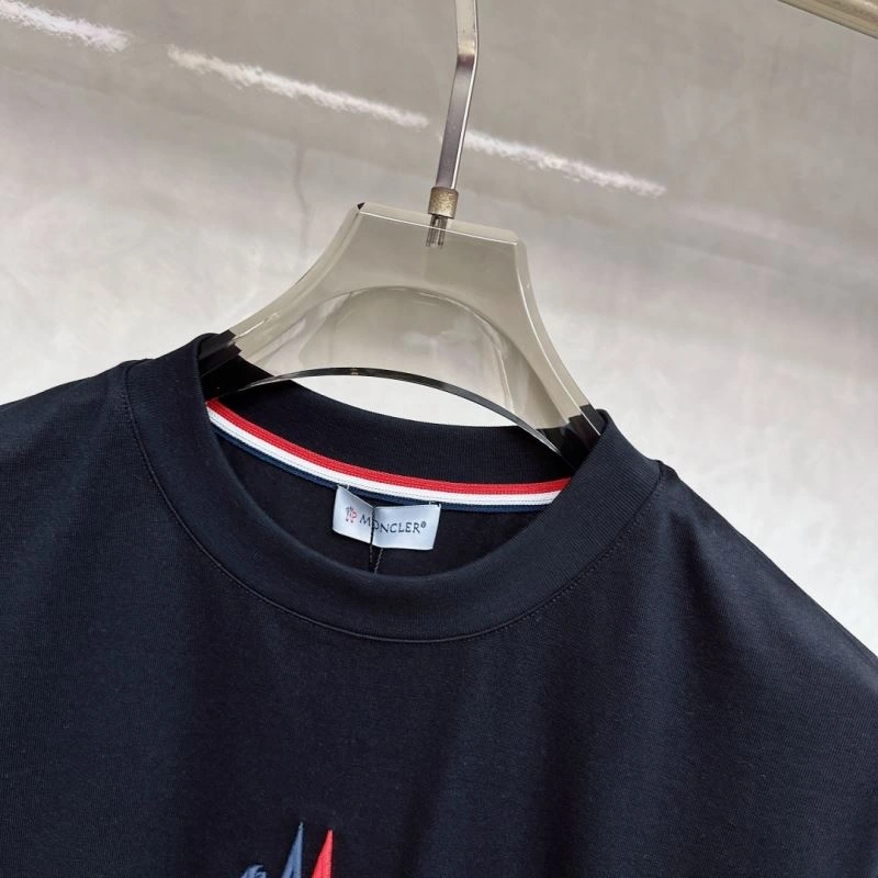 Moncler T-Shirts Lightweight 141755