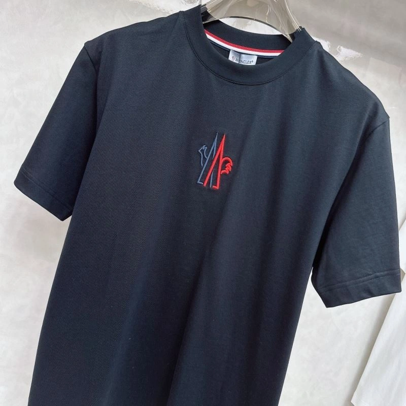 Moncler T-Shirts Lightweight 141755
