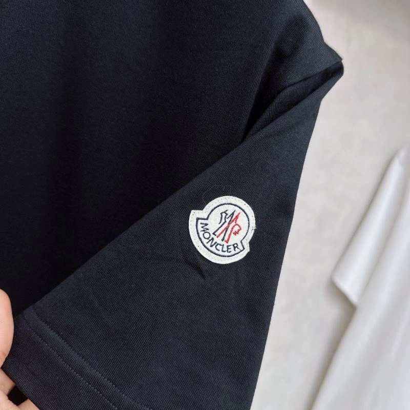 Moncler T-Shirts Lightweight 141755