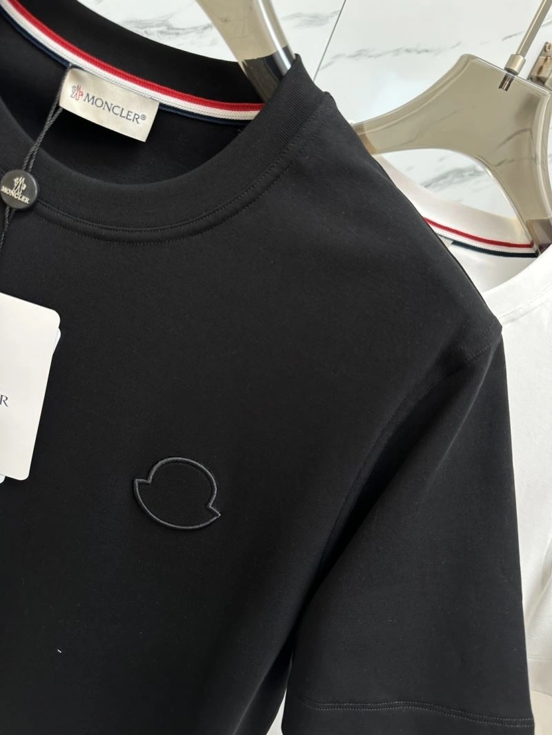 Stylish Moncler T-Shirts 141743