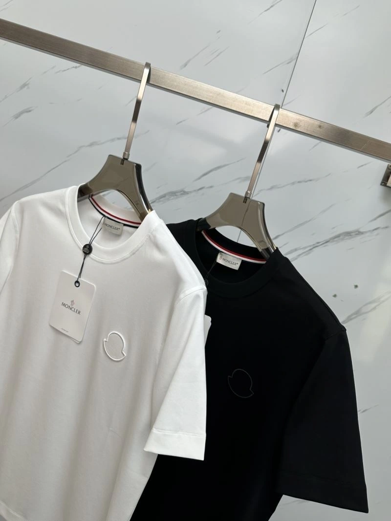 Stylish Moncler T-Shirts 141743