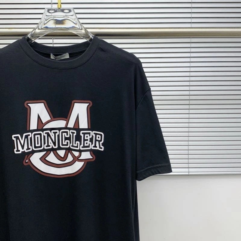 Moncler T-Shirts Neat 141751