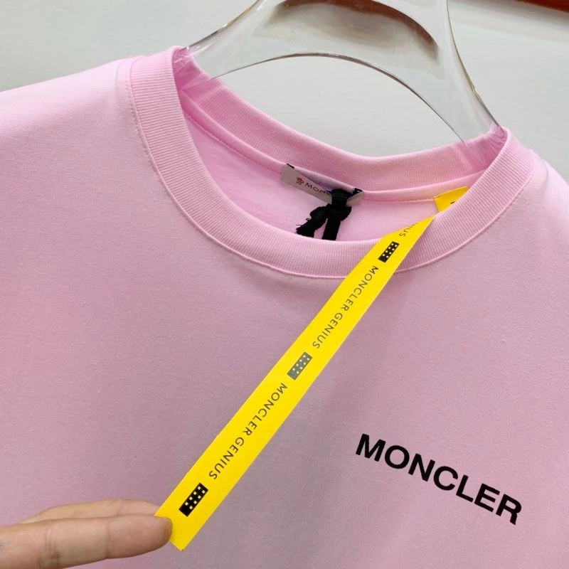 Moncler T-Shirts Soft 141739