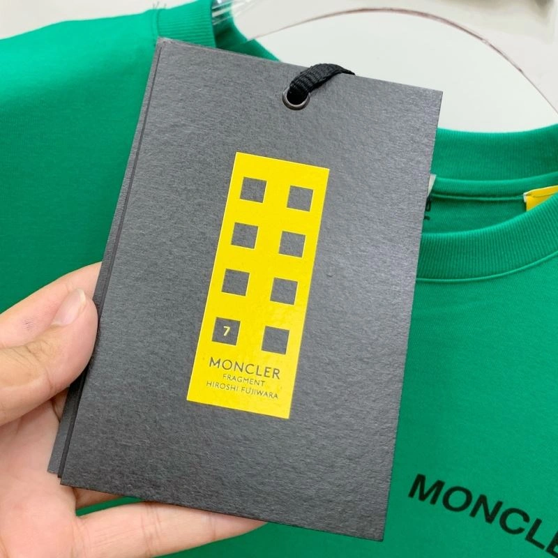 Moncler T-Shirts Bold 141753