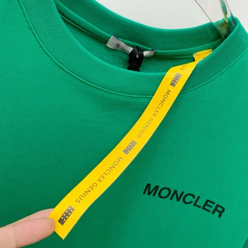 Moncler T-Shirts Bold 141753