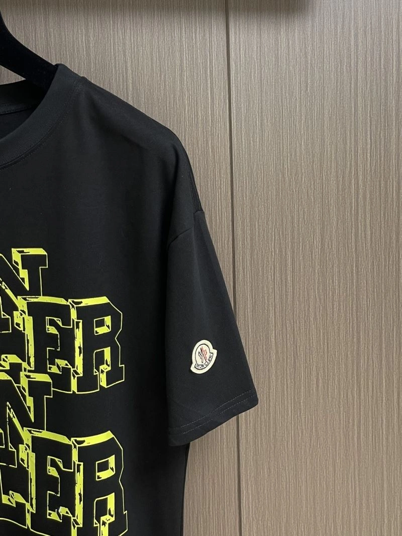 Moncler T-Shirts Minimalist 141745