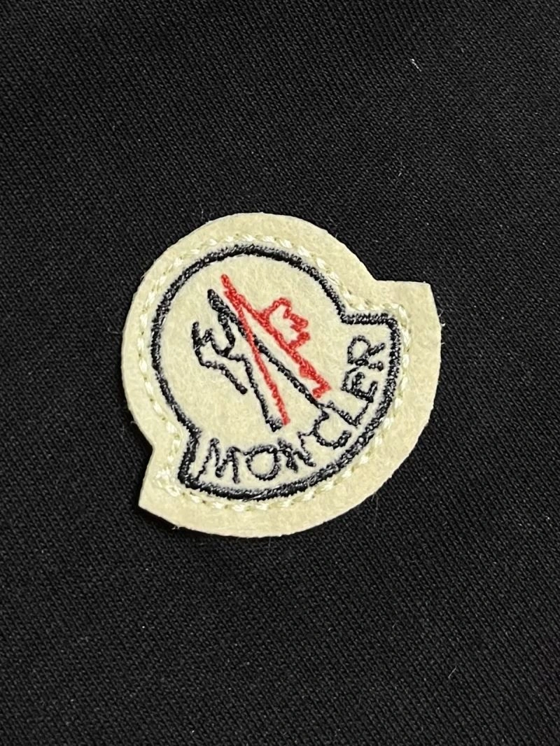 Moncler T-Shirts Minimalist 141745