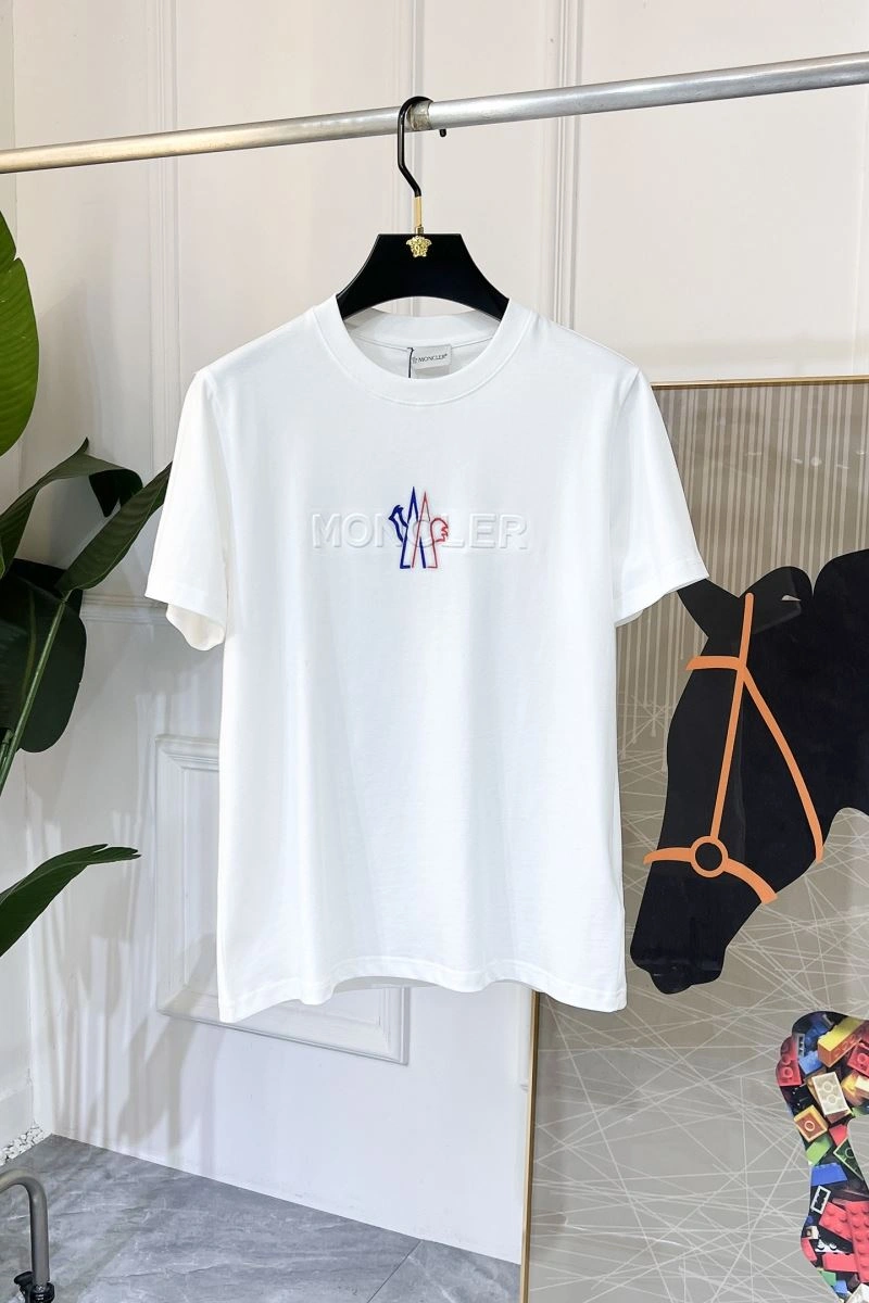 Moncler T-Shirts Youthful 141734