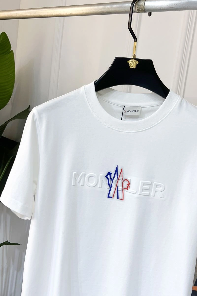 Moncler T-Shirts Youthful 141734