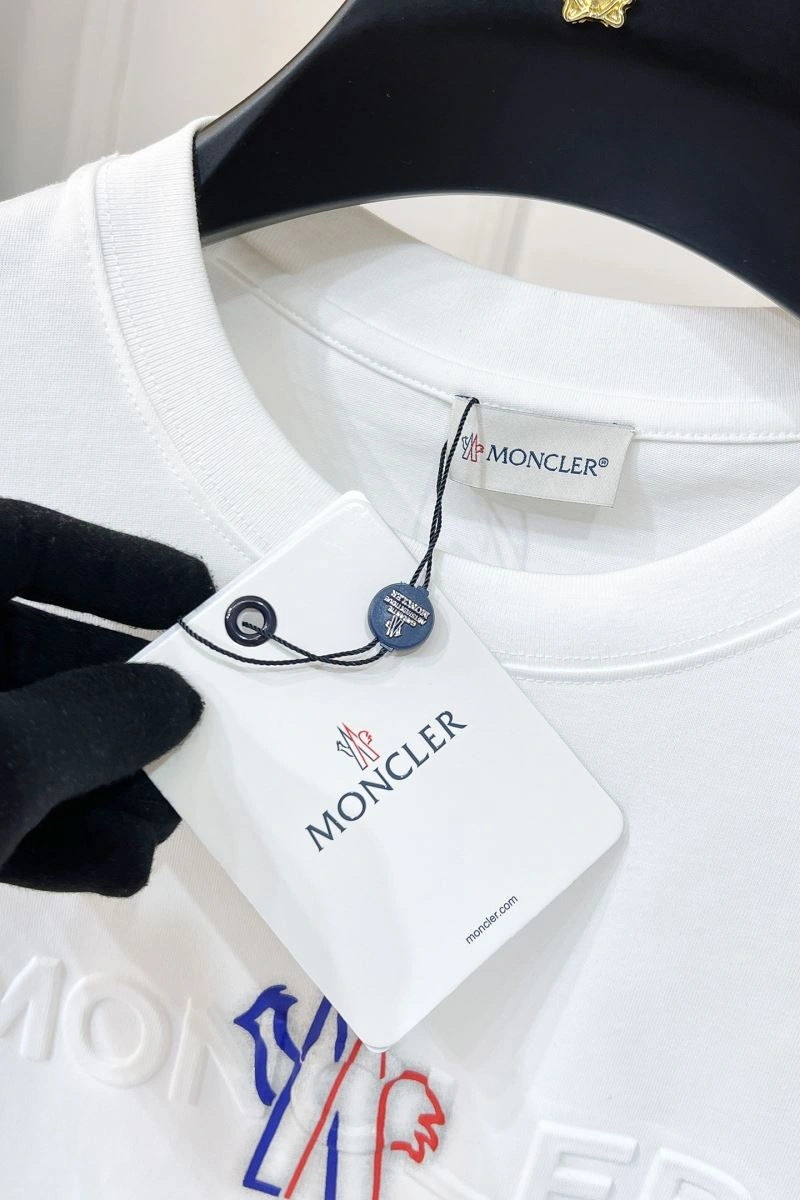 Moncler T-Shirts Youthful 141734