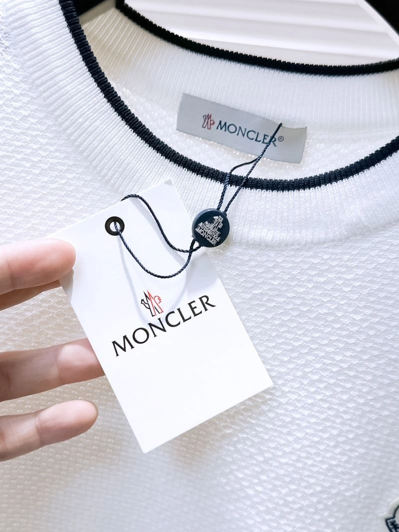 Stylish Moncler T-Shirts 141731