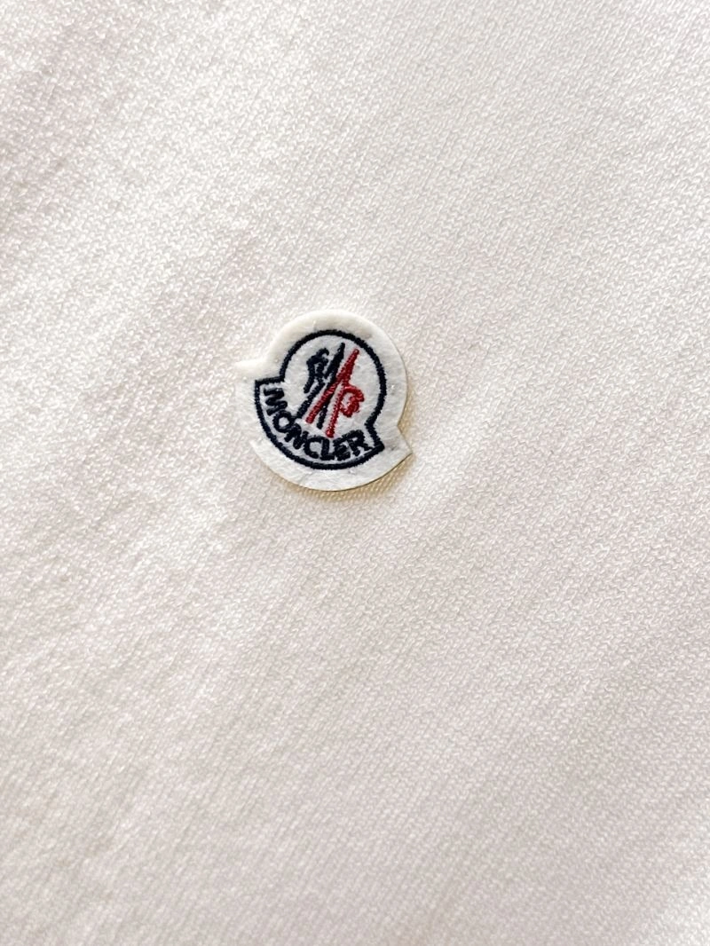 Chic Moncler T-Shirts 141730