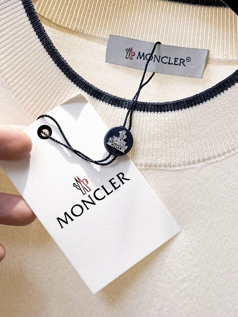 Chic Moncler T-Shirts 141730