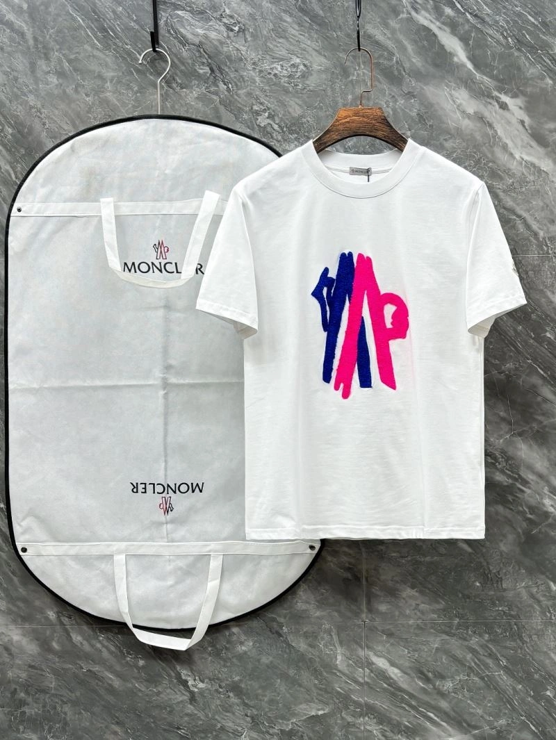 Moncler T-Shirts Unisex 141747