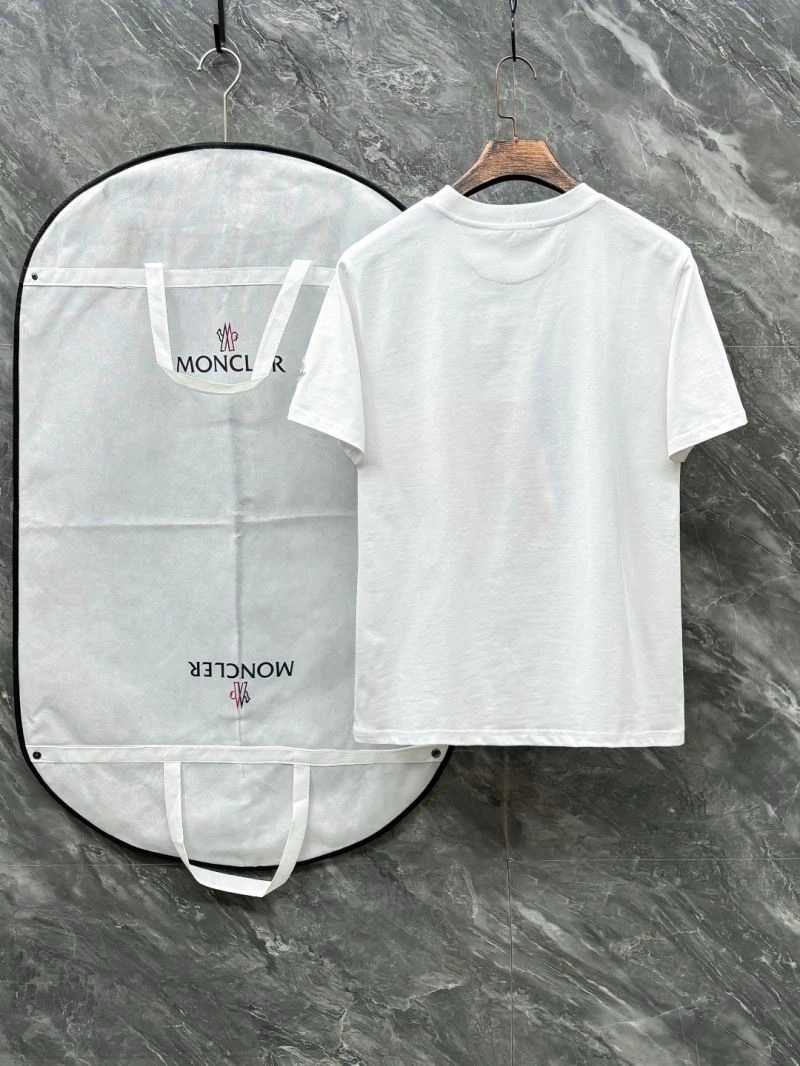 Moncler T-Shirts Unisex 141747