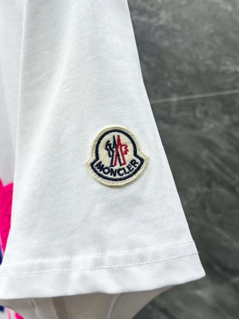 Moncler T-Shirts Unisex 141747