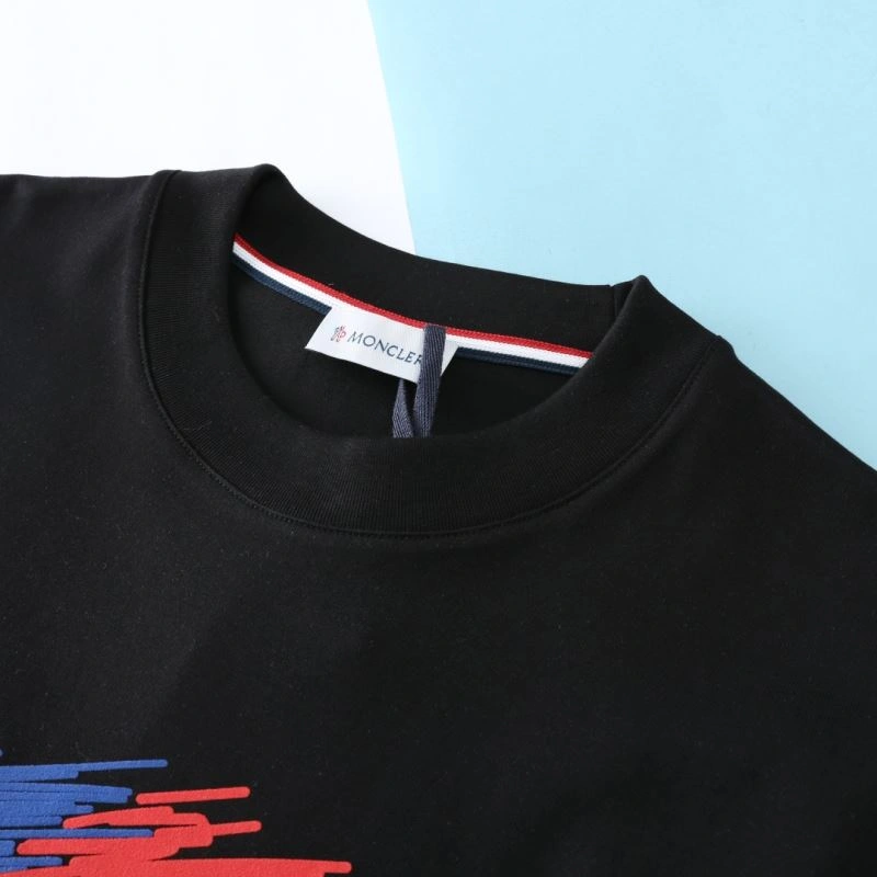 ComfortFit Moncler T-Shirts 141725
