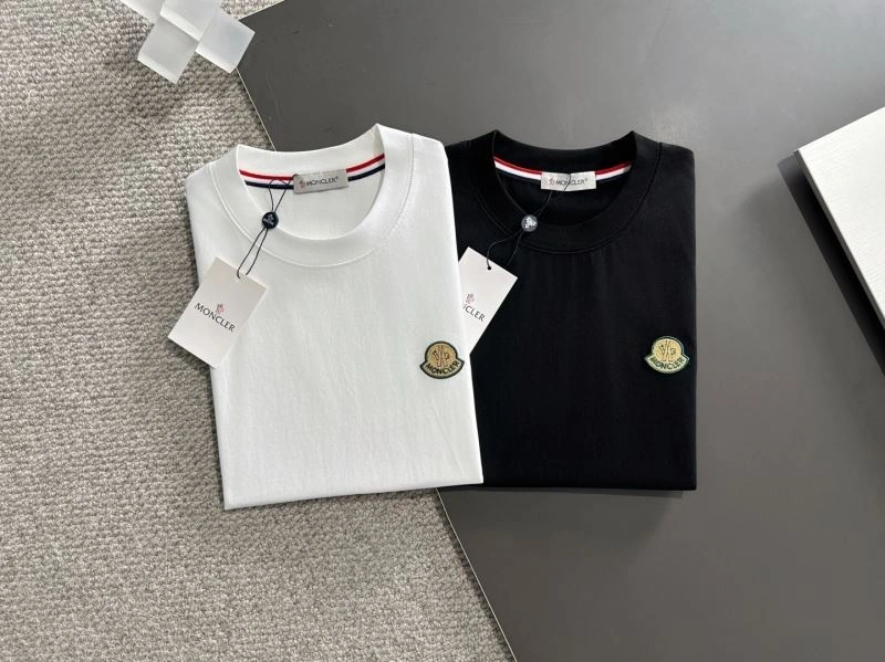 Moncler T-Shirts Unisex 141724