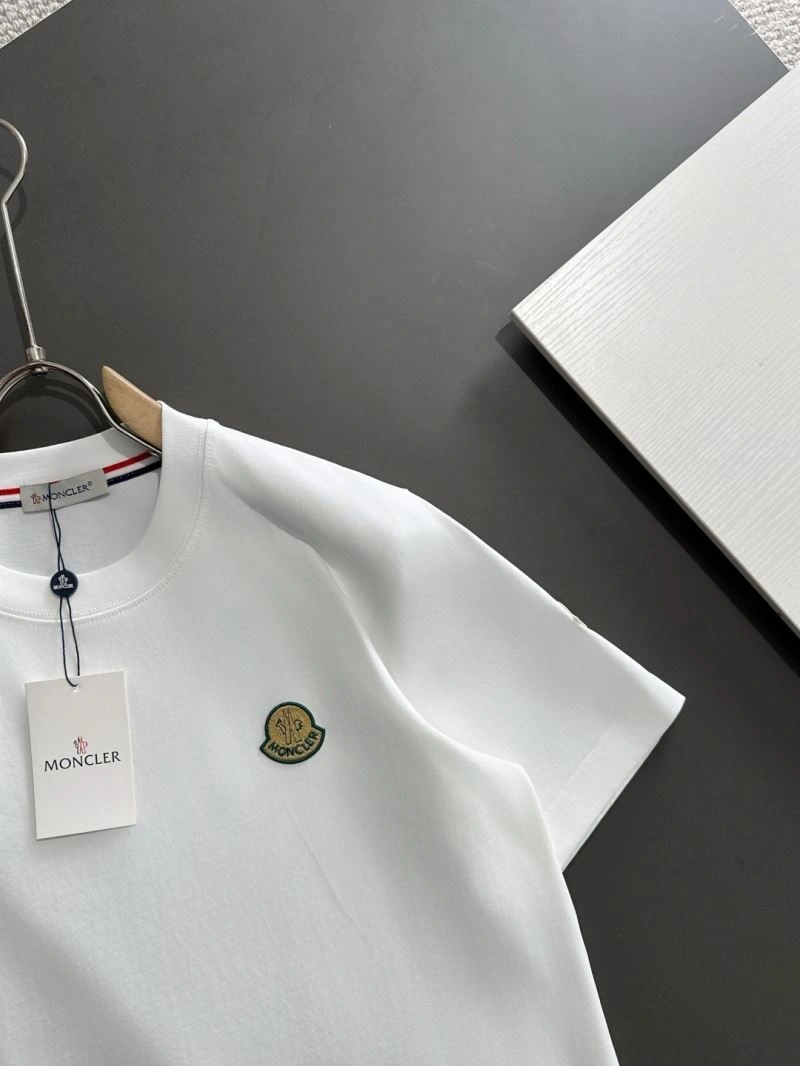 Moncler T-Shirts Unisex 141724