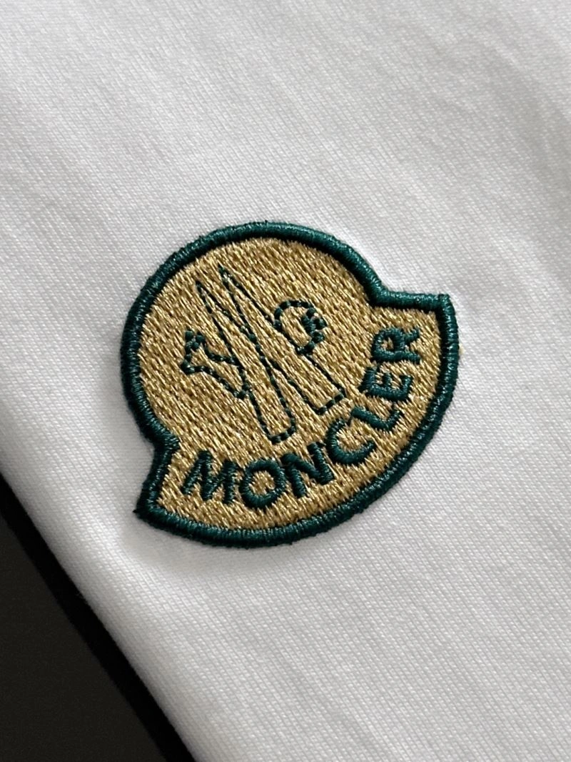 Moncler T-Shirts Unisex 141724