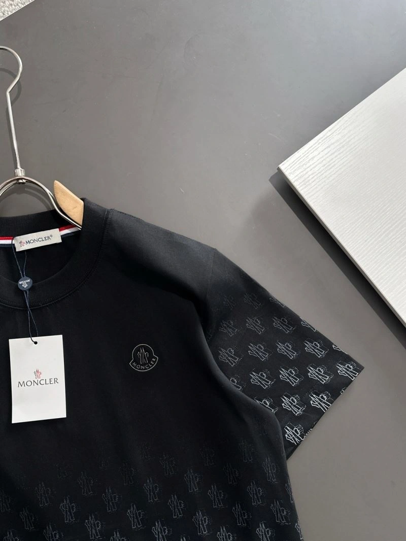 Moncler T-Shirts Comfortable 141721
