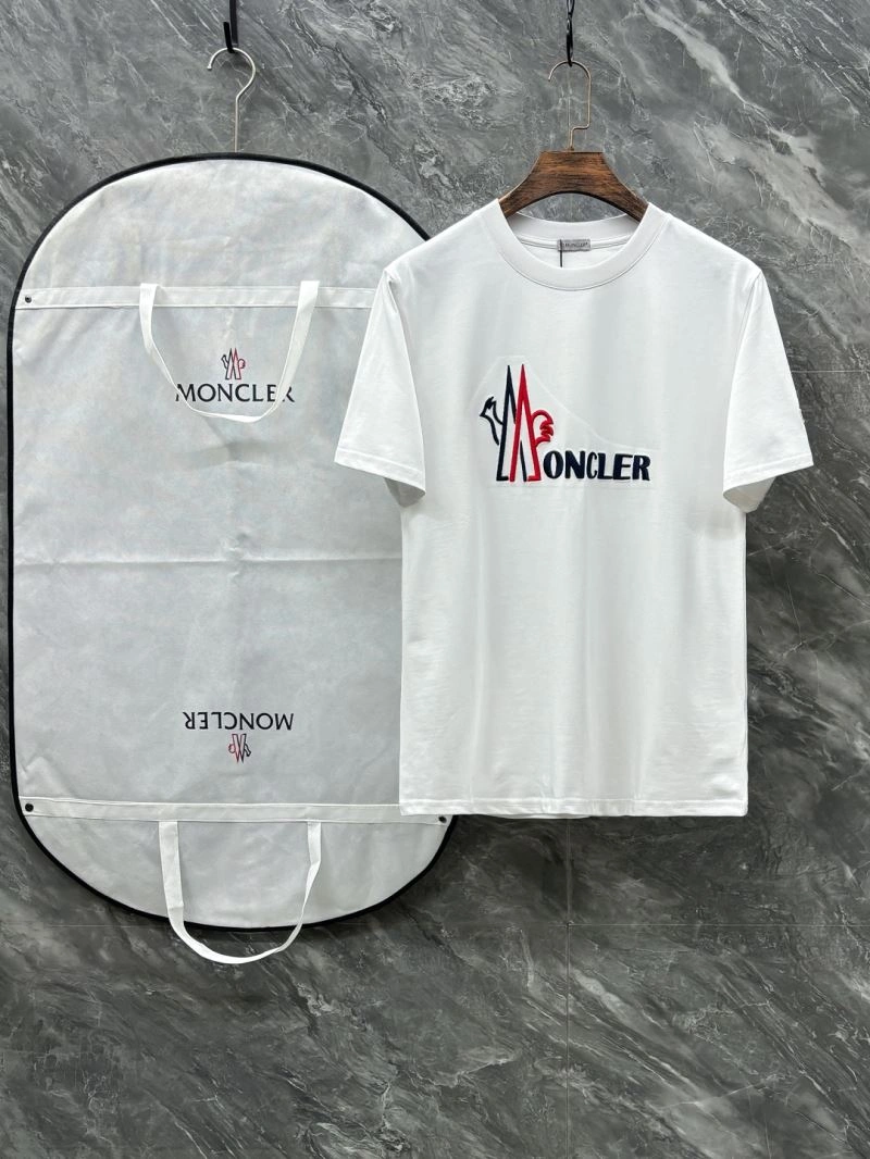 Moncler T-Shirts Bold 141716