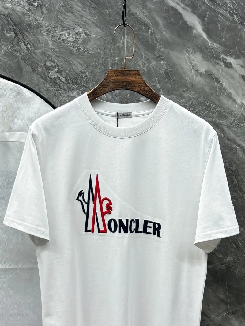 Moncler T-Shirts Bold 141716