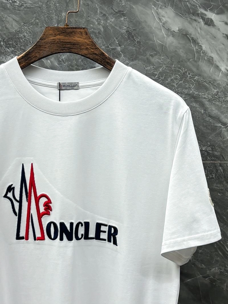 Moncler T-Shirts Bold 141716