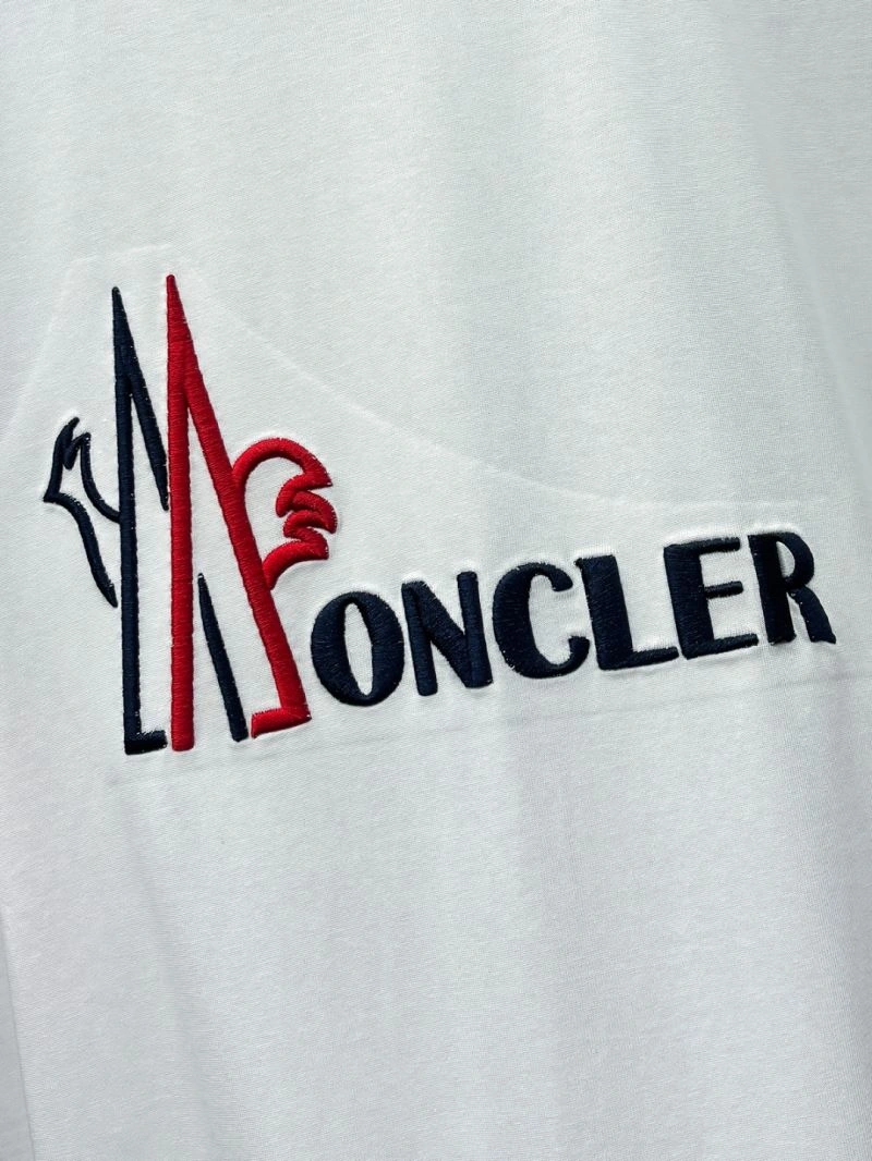 Moncler T-Shirts Bold 141716