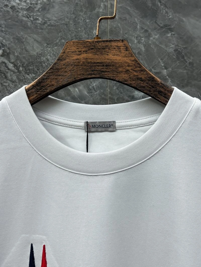 Moncler T-Shirts Bold 141716