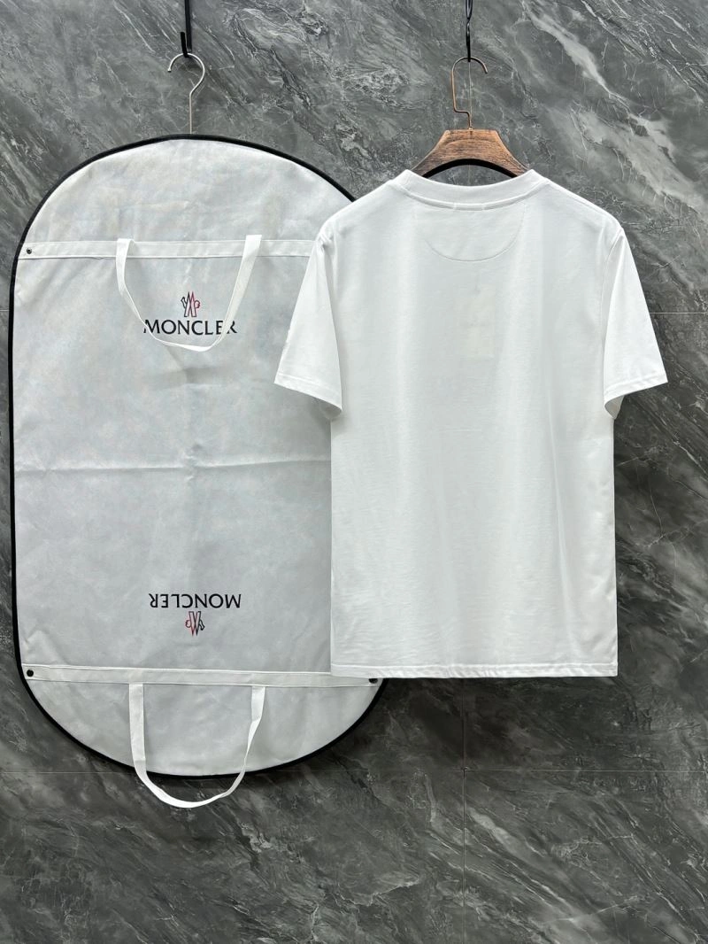 Moncler T-Shirts Bold 141716